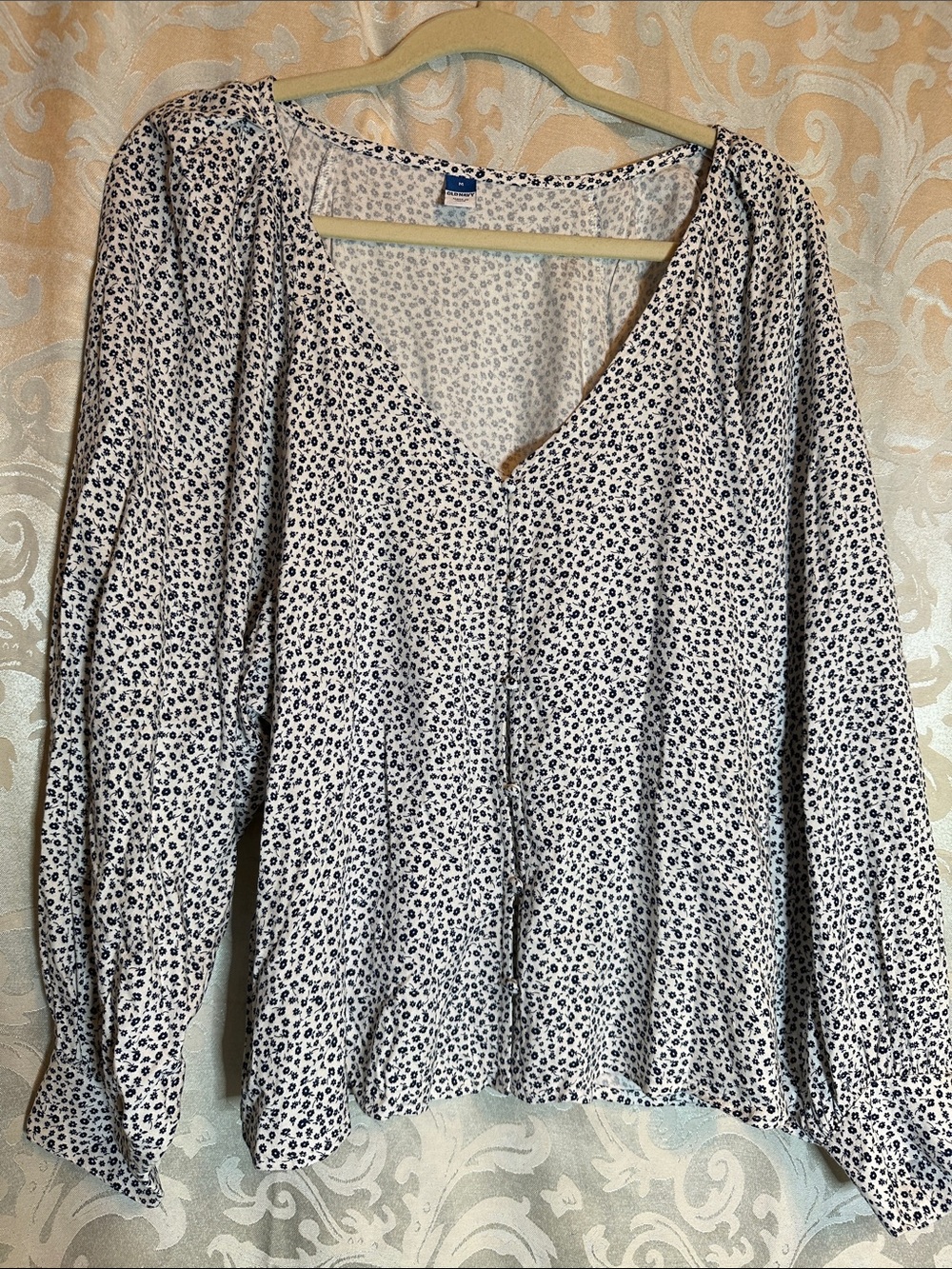 Old Navy White and Navy Micro Floral V-Neck Blouse NWT